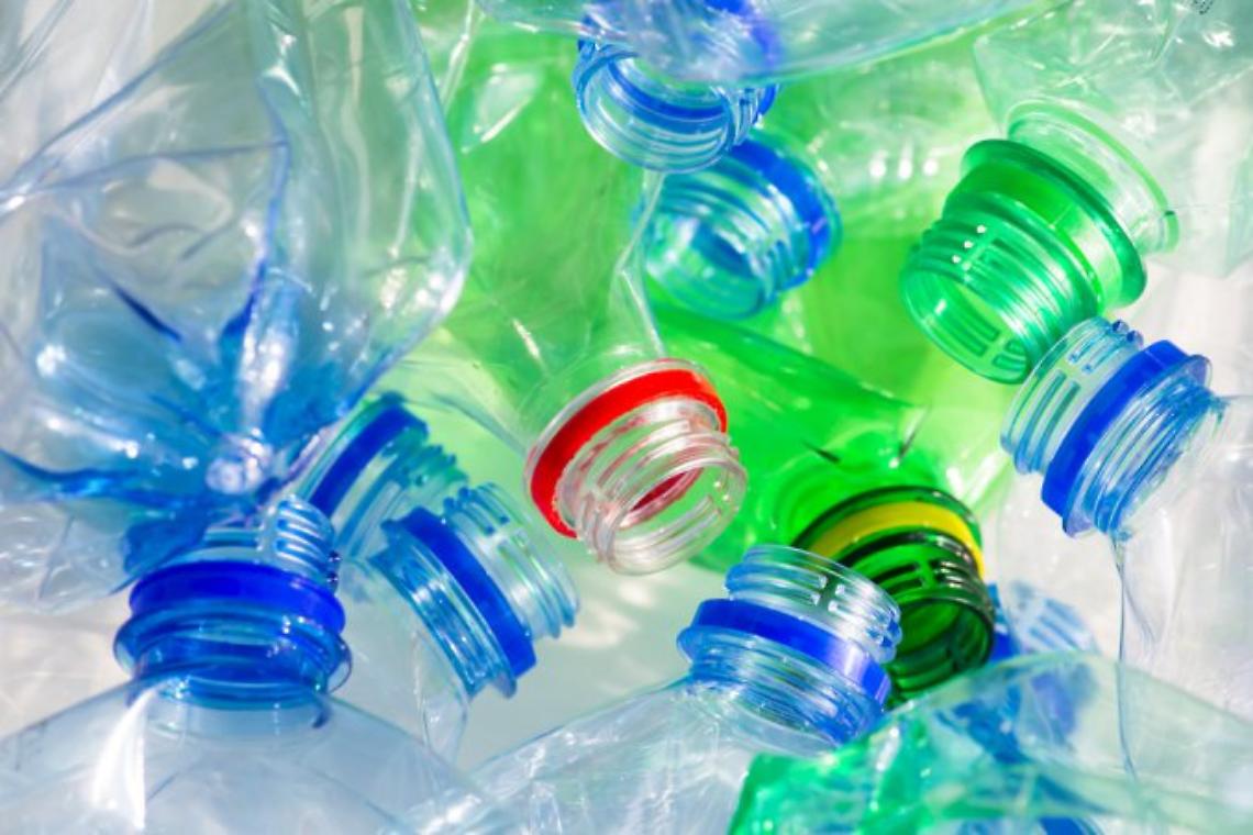TRINO. La minoranza chiede di aderire a “Plastic Free” mettendo al bando oggetti monouso e inquinanti