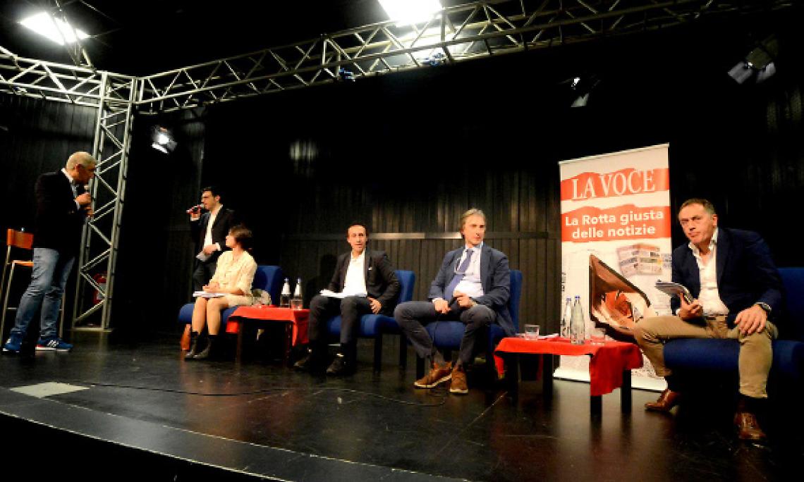 SETTIMO. Gambe larghe, gonne corte