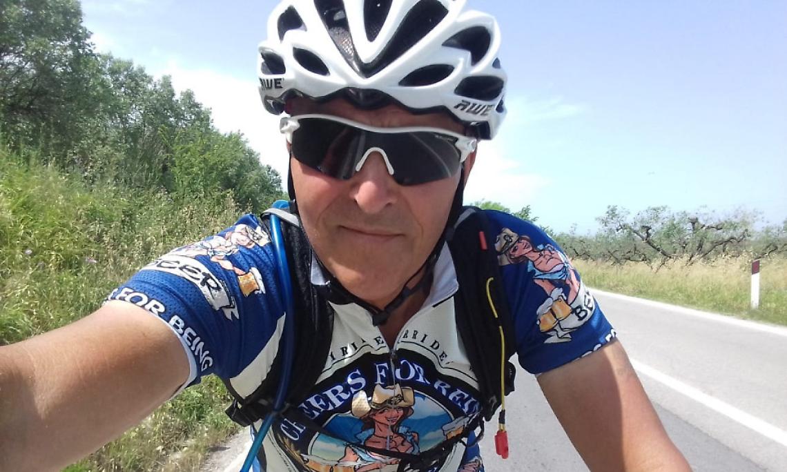 SAN RAFFAELE. Enrico Ottaviani ciclista solitario in viaggio alla volta di Palermo