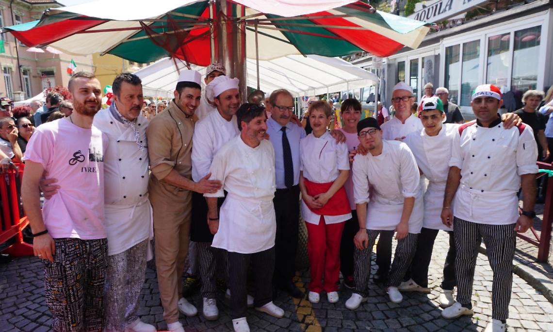IVREA. Il giorno della zuppa di pesce di “Cuomo”