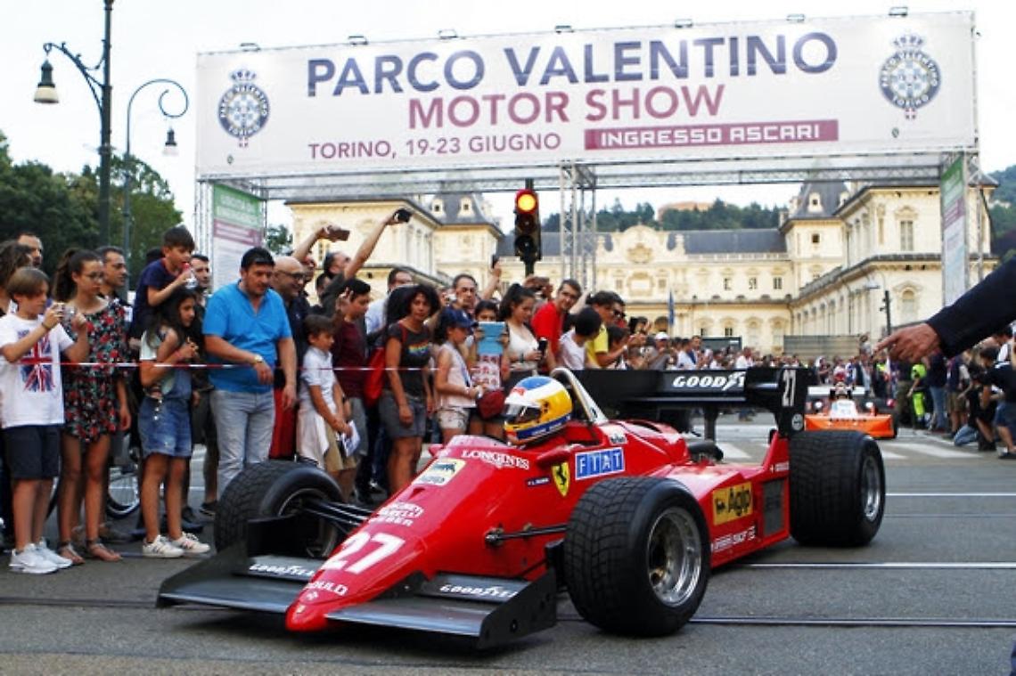 MOTORI. Parco Valentino, lo spettacolo indimenticabile delle Formula 1 per il centro di Torino