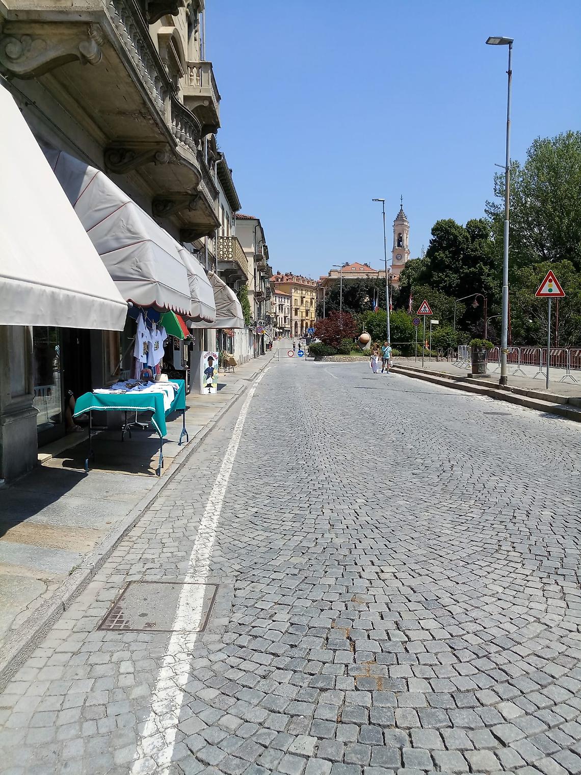 IVREA. San Savino insuccesso totale!  I commercianti “Vergognatevi”