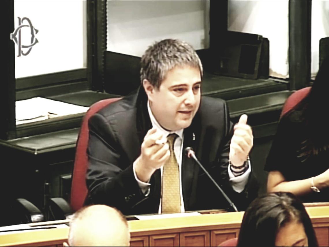 Il deputato Giglio Vigna ubriaco.  Evita la condanna a due mesi
