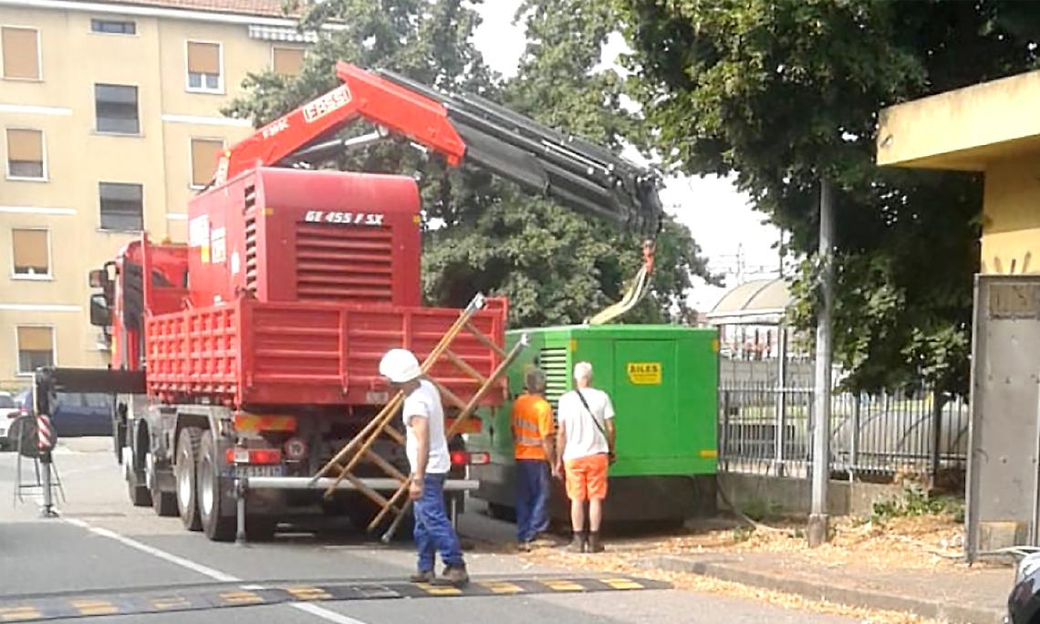 SETTIMO. Senza corrente, è un disastro: la merce in frigo è da buttare