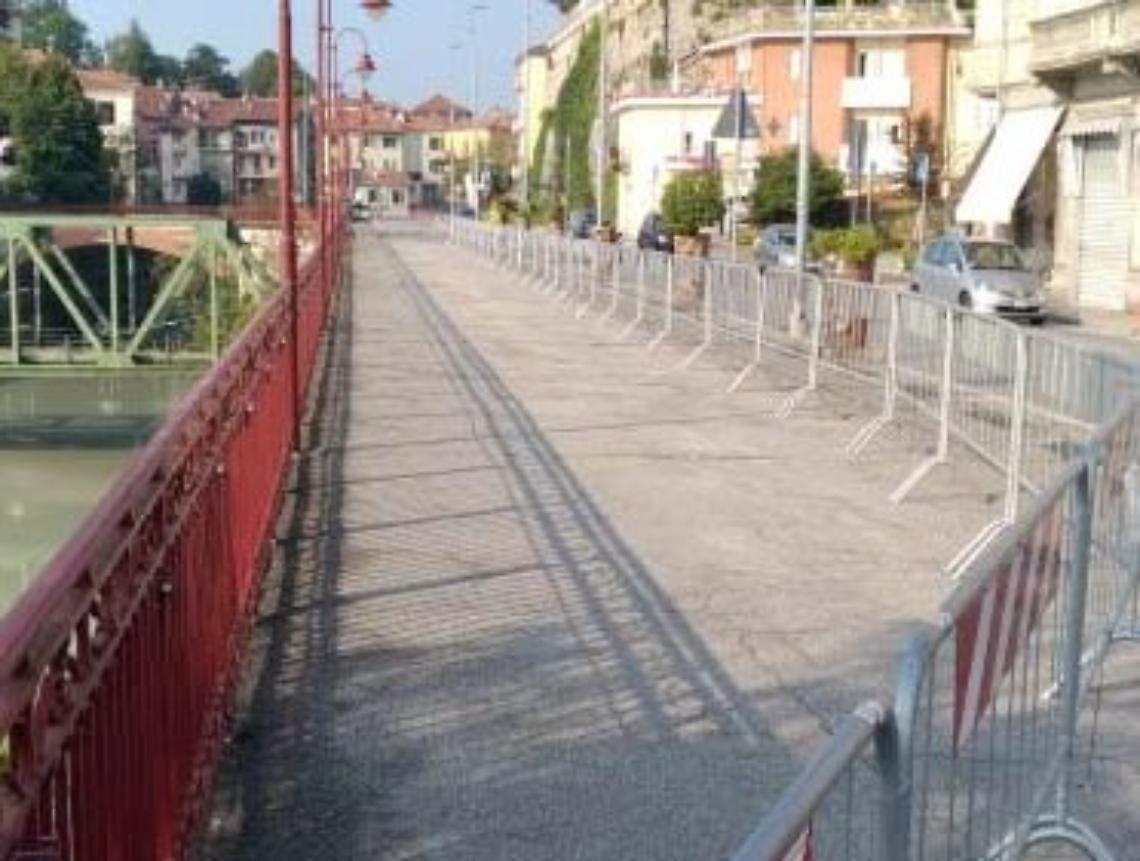 IVREA. Se dovevan esser rose non sono fiorite...
