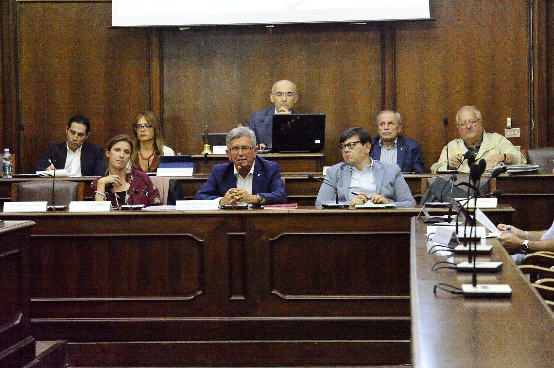 CHIVASSO. E' ufficiale: Castello ritira la melamina, per ora, da tutte le scuole