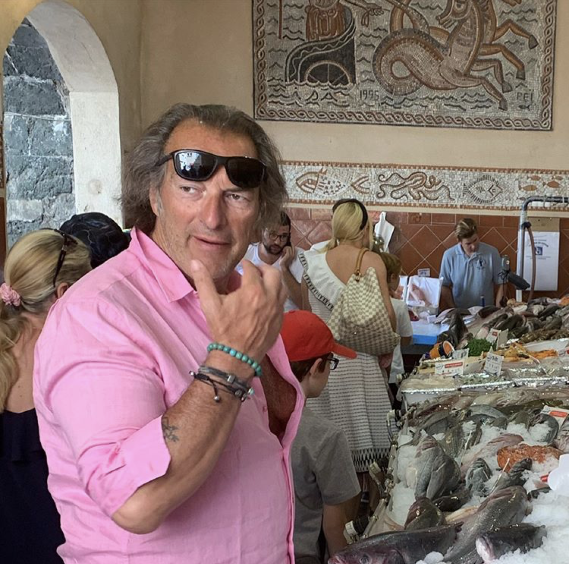 CALUSO. Silvio Sardi, re delle cronache mondane, compra l'Erbaluce