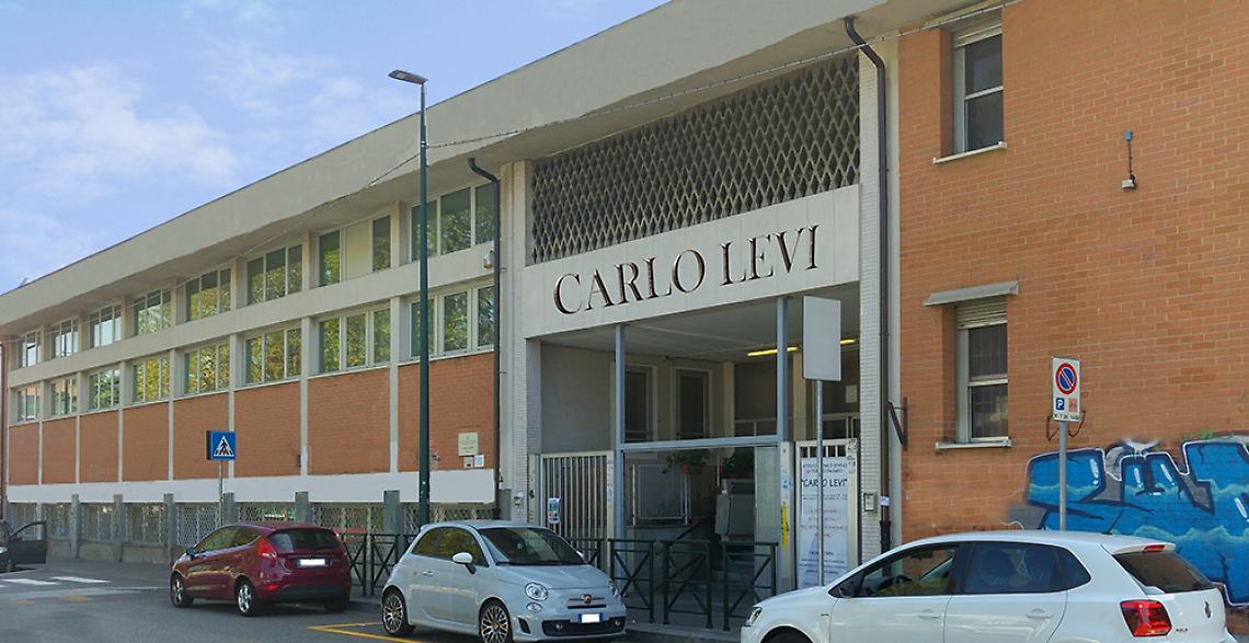 COLLEGNO. Scuola: crolla controsoffitto, protestano studenti Curie-Levi