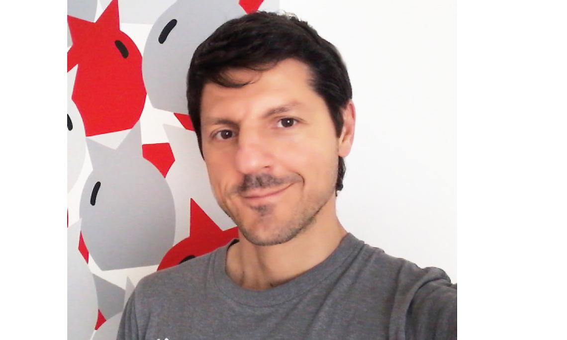 SETTIMO. L’artista Xel dipinge le aule della scuola di Novello Barolo con gli alunni