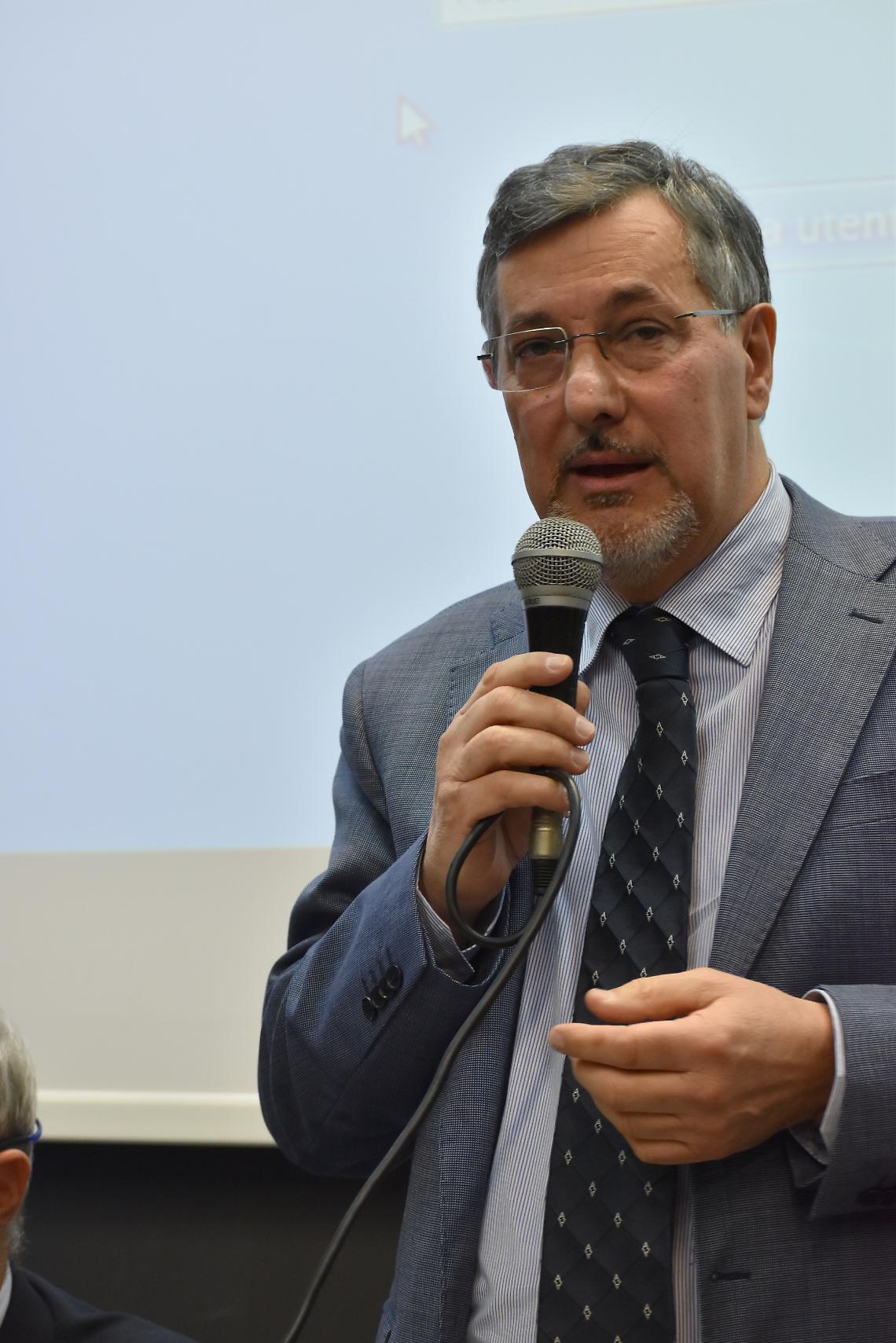 SETTIMO TORINESE Ospedale, Icardi: "E' ancora in vendita, non è vero il contrario"