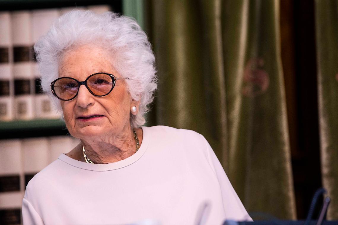 OMEGNA. Liliana Segre: la senatrice accetta la cittadinanza onoraria di Omegna