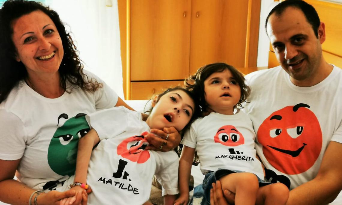 CHIVASSO. “Le mie bimbe sono creature speciali” A Natale aiutiamo Matilde e Margherita