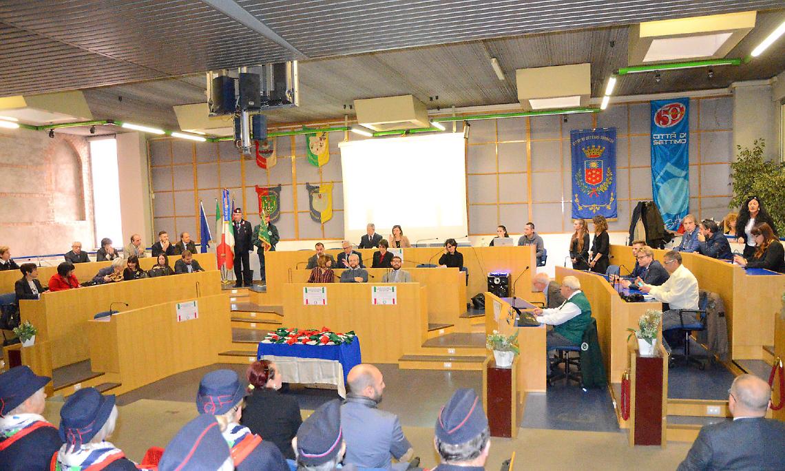 SETTIMO. Maggiorenni settimesi riuniti per ritirare la Costituzione