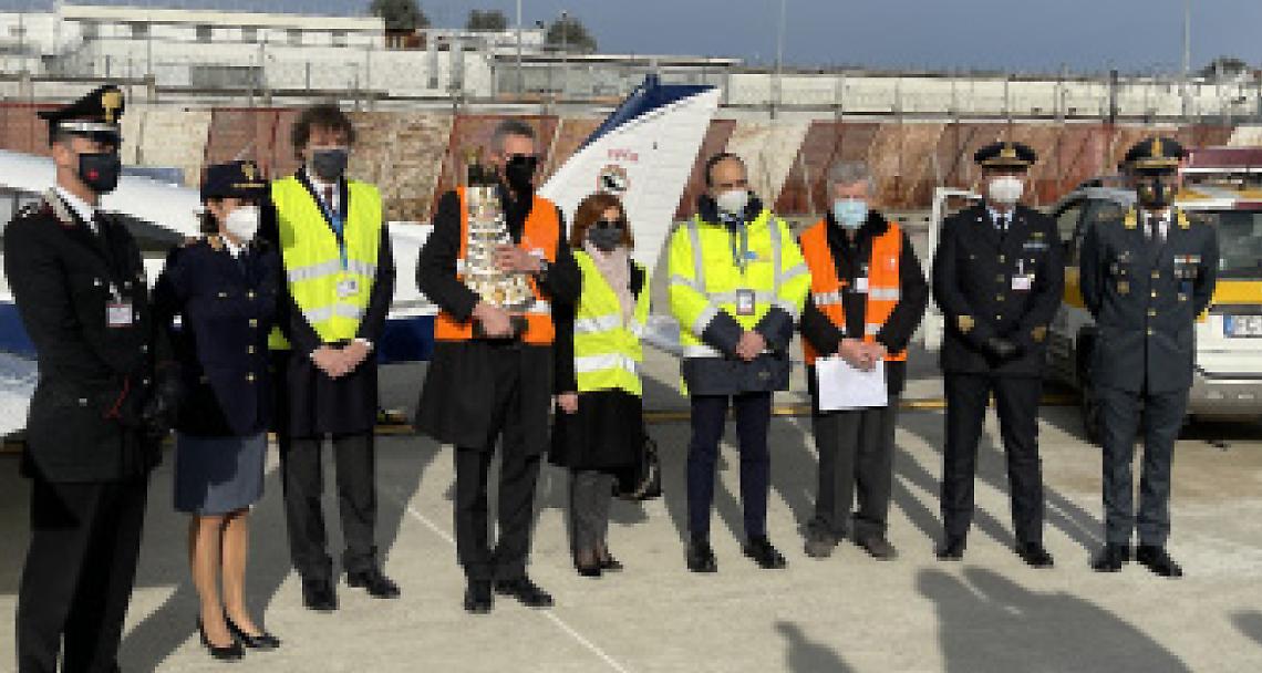 CASELLE. La statua della Madonna di Loreto arriva in aeroporto