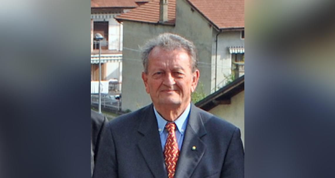 QUINCINETTO. Il sindaco Angelo Canale Clapetto si è dimezzato lo stipendio: solo 829 euro