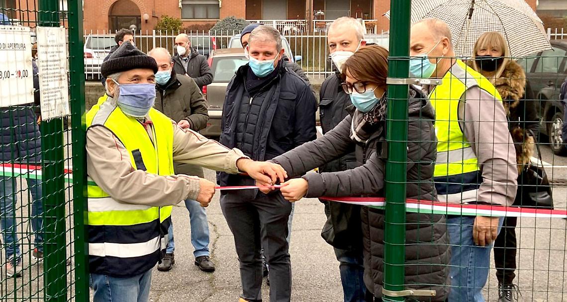 SETTIMO. Via Gioberti. Inaugurata l’area verde: una piccola  festa con i volontari