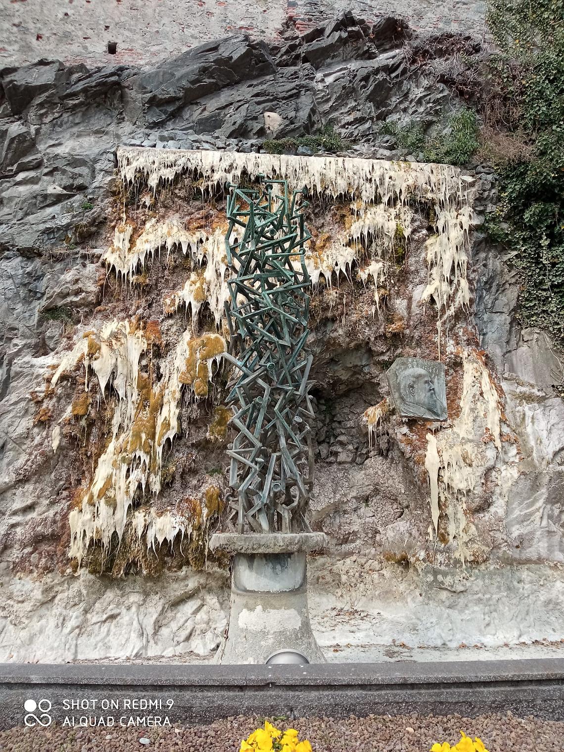 IVREA. Torna l'acqua e il muschio non si vede più....
