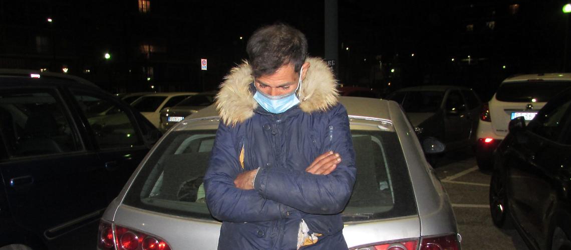 IVREA. Torino,stazione Rebaudengo. Ultima fermata per Rachid Saiad. Accovacciato a dormire nel sedile posteriore di una Seat
