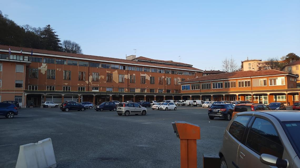 A Ivrea l'Asl To4 "sperpera" 300 mila euro di affitti all'anno e lascia marcire gli immobili di proprietà