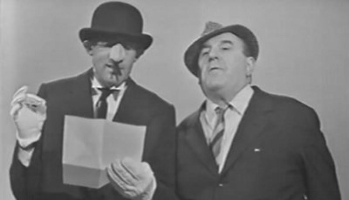 Cretino. fesso e tanghero.