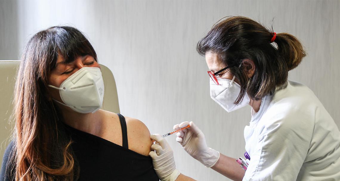 Dal 1° dicembre la terza dose di vaccino anche agli over 40