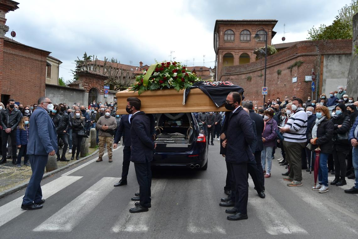 GASSINO. Rombano i motori per l’ultimo saluto a Dario Mazzone (VIDEO)