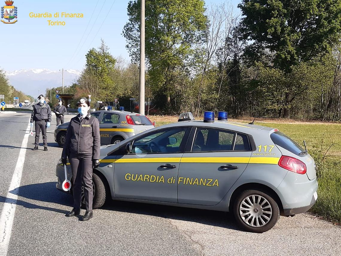 CHIVASSO. La Guardia di Finanza sequestra 25 tonnellate di pellet e denuncia quattro persone per contraffazione