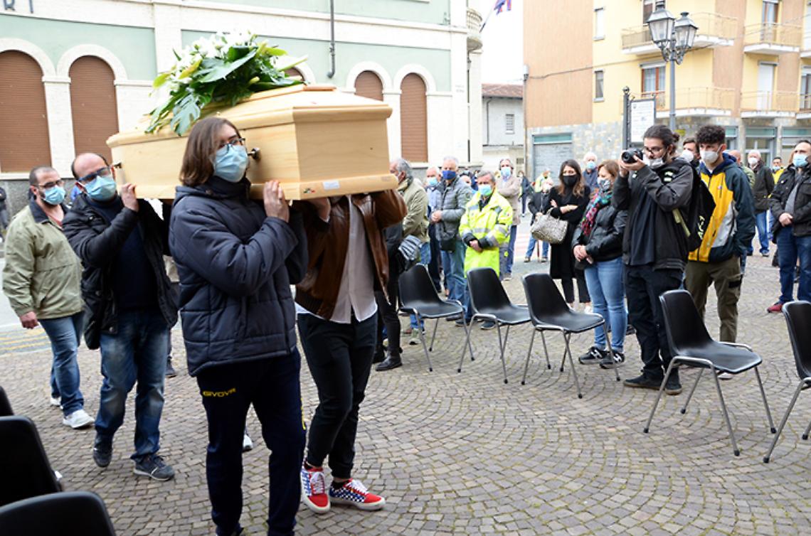 RONDISSONE. Questa mattina l'ultimo saluto a Claudia Ghignone