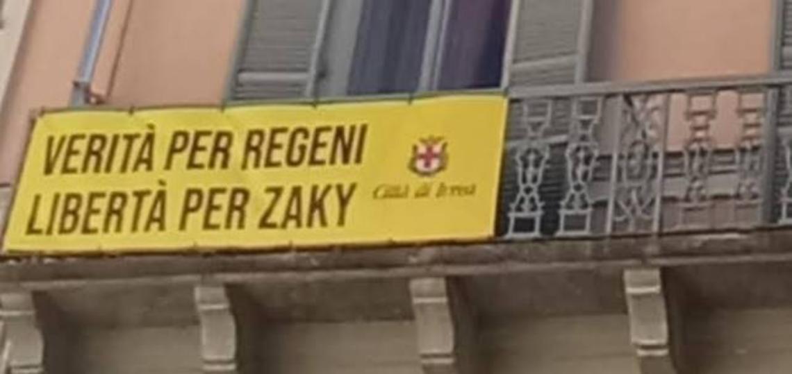IVREA. Grazie a Rita Munari è ricomparso lo striscione "Verità per Giulio Regeni"