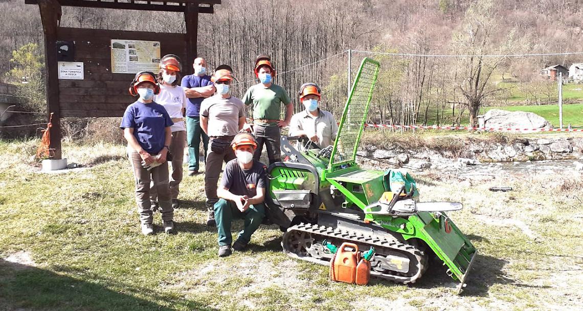 CANTOIRA. La squadra forestale regionale ripulisce il torrente Stura