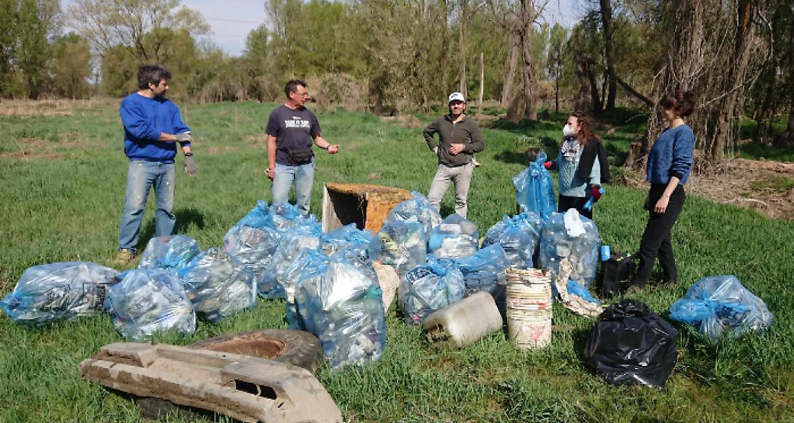 SAN SEBASTIANO DA PO. Raccolti 250 sacchetti di plastica partendo da localit&agrave; Caserma...