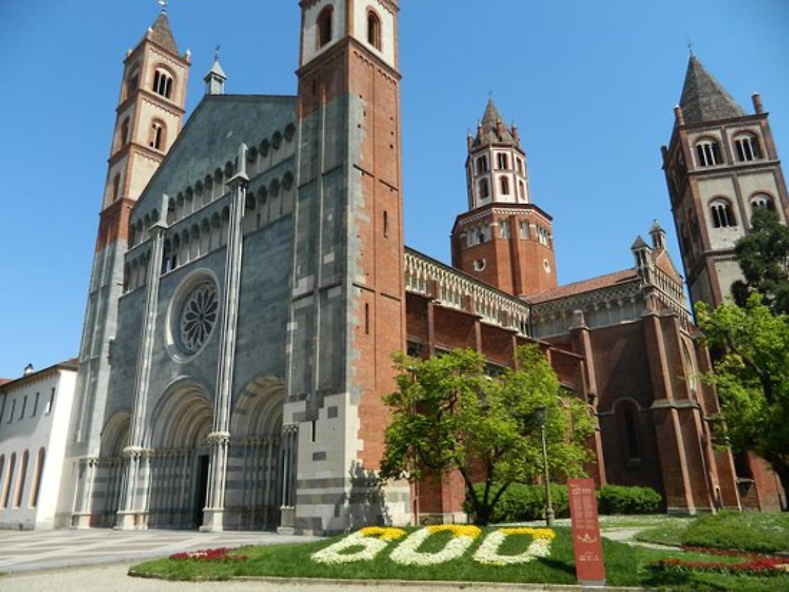 Biadesivo e fascette per rubare l’elemosina della basilica di Sant'Andrea, denunciato