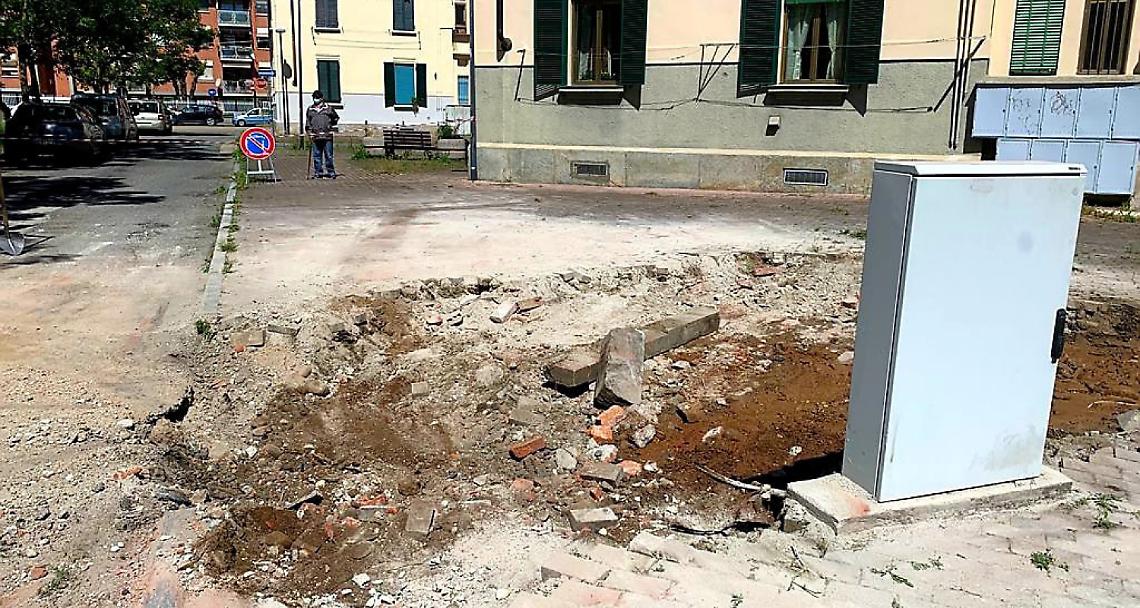 VENARIA. Abbattuta la cabina elettrica Enel di via Generale Dalla Chiesa
