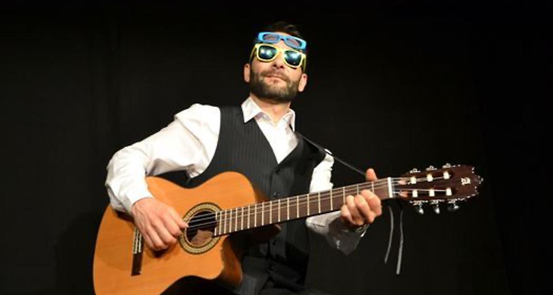A Settimo Torinese casca il mondo con il Teatro e la musica di Beppe Rizzo