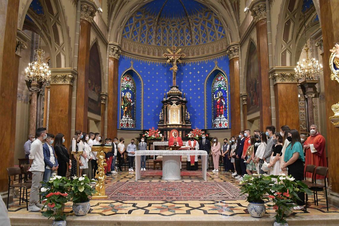 VOLPIANO. Grande festa per le cresime nella chiesa parrocchiale (LE FOTO)