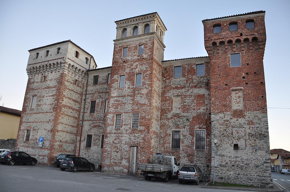 Il sindaco Sergio Bartoli di Ozegna si compra il castello. Parteciperà all’asta giudiziaria