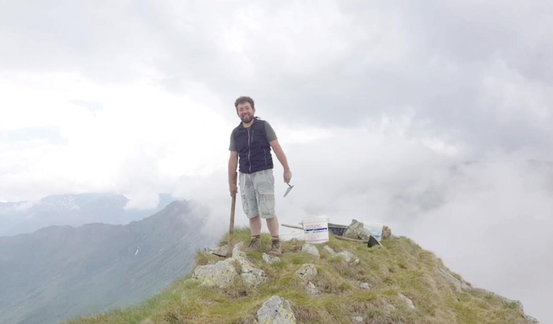MEZZENILE-VIÙ. Una Croce alta 4,3 metri sulla punta di Rocca Moross