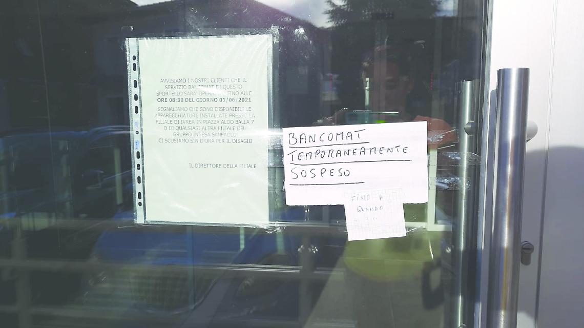 IVREA. Sparisce il bancomat di via Torino. Intesa San Paolo si scusa ma...