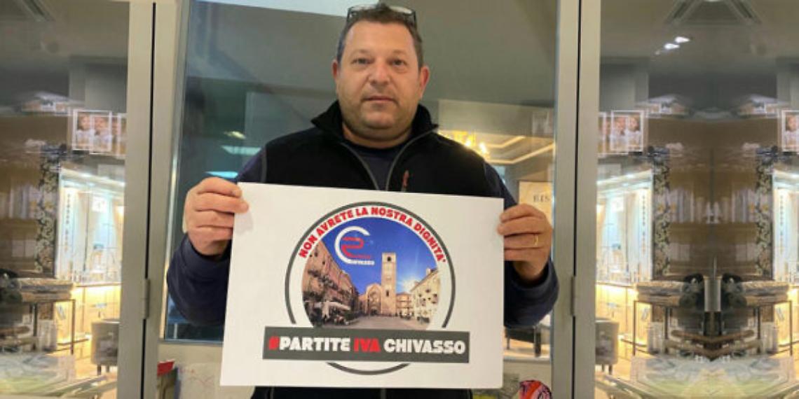 CHIVASSO. Luca Bassan: “Io ho sempre potuto lavorare, ma non tutti hanno avuto questa fortuna...”