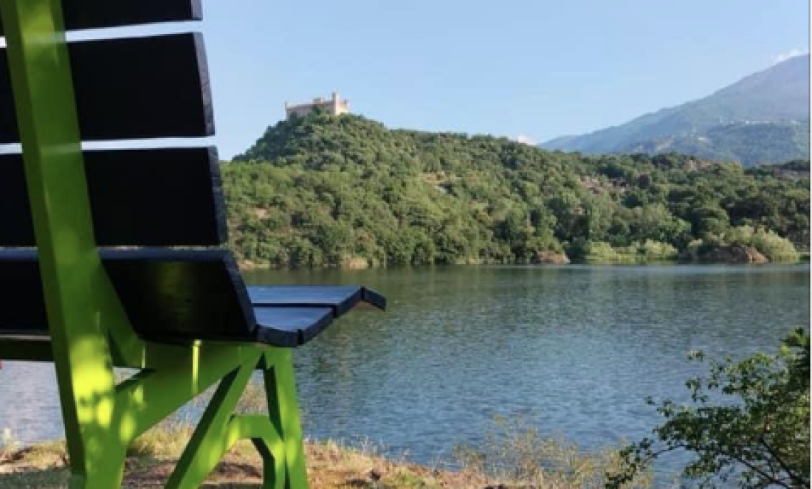 MONTALTO DORA. Spettacolare inaugurazione della panchina gigante