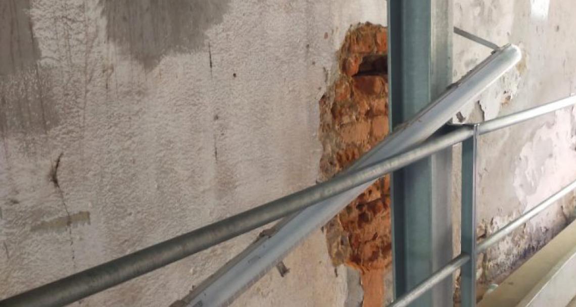CIGLIANO. Spaccati i neon nel “sottopasso”