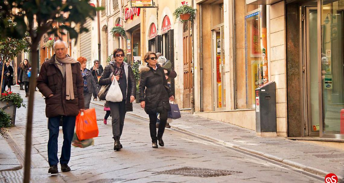 VERCELLESE. Vercellese, la Regione finanzia cinque Distretti del commercio