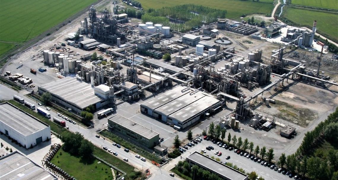 VERCELLI. Incendio alla Alcoplast, nessun ferito