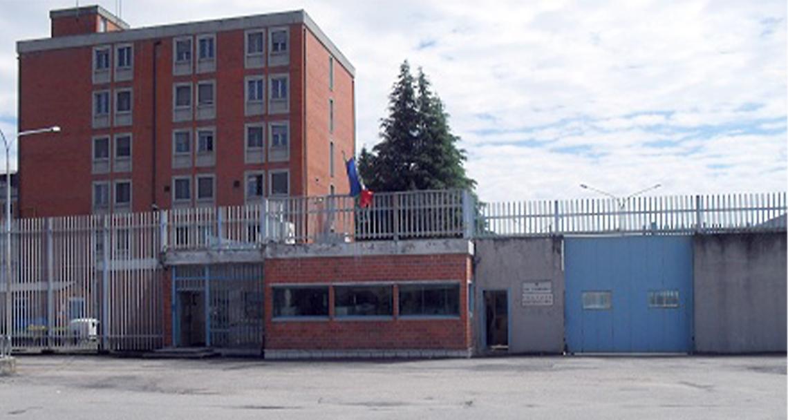 VERCELLI. Si costituisce in Questura l'uomo che aveva sparato alla sua ex e al nuovo compagno
