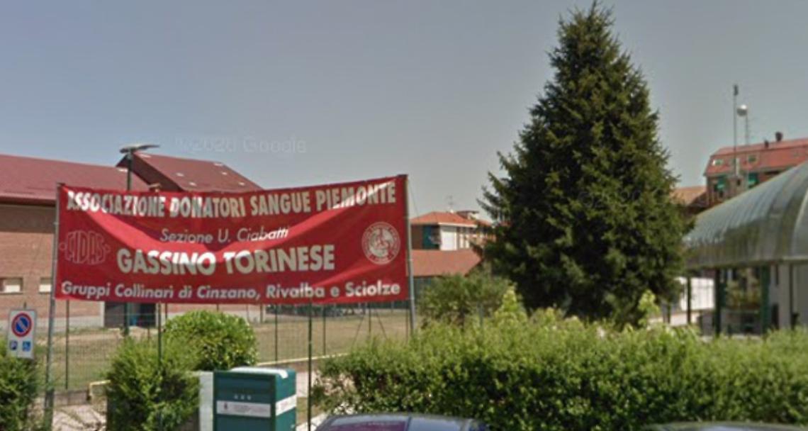 GASSINO TORINESE. Infiltrazioni e intonaco che cade presso i locali della Fidas, interviene il Comune