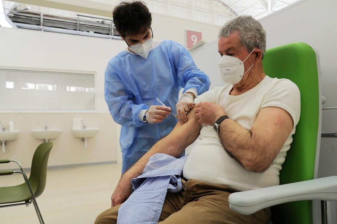 VARALLO. Sindaco regala buono da 10 euro a chi si vaccina