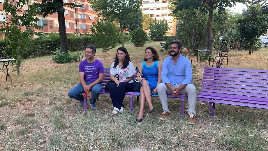 QUINCINETTO.  Inaugurate a Firenze le prime panchine viola color gentilezza alla presenza del Vicesindaco