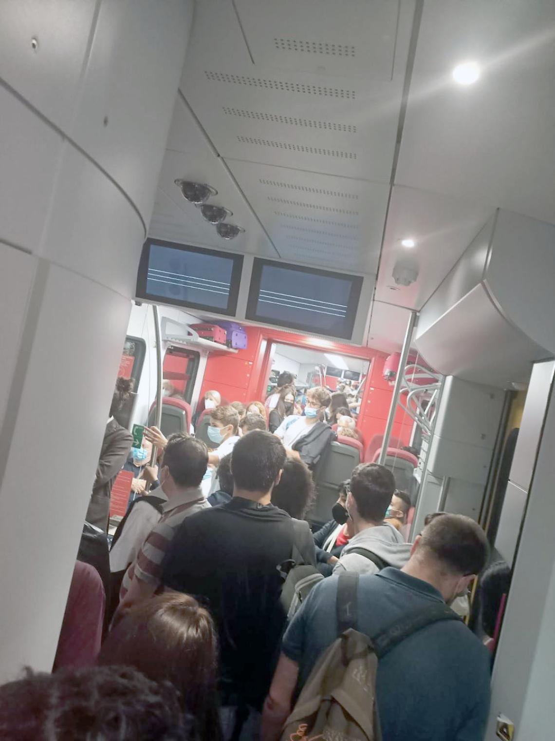 Ivrea dichiara guerra alla Valle d'Aosta per togliere i bimodali nelle ore di punta