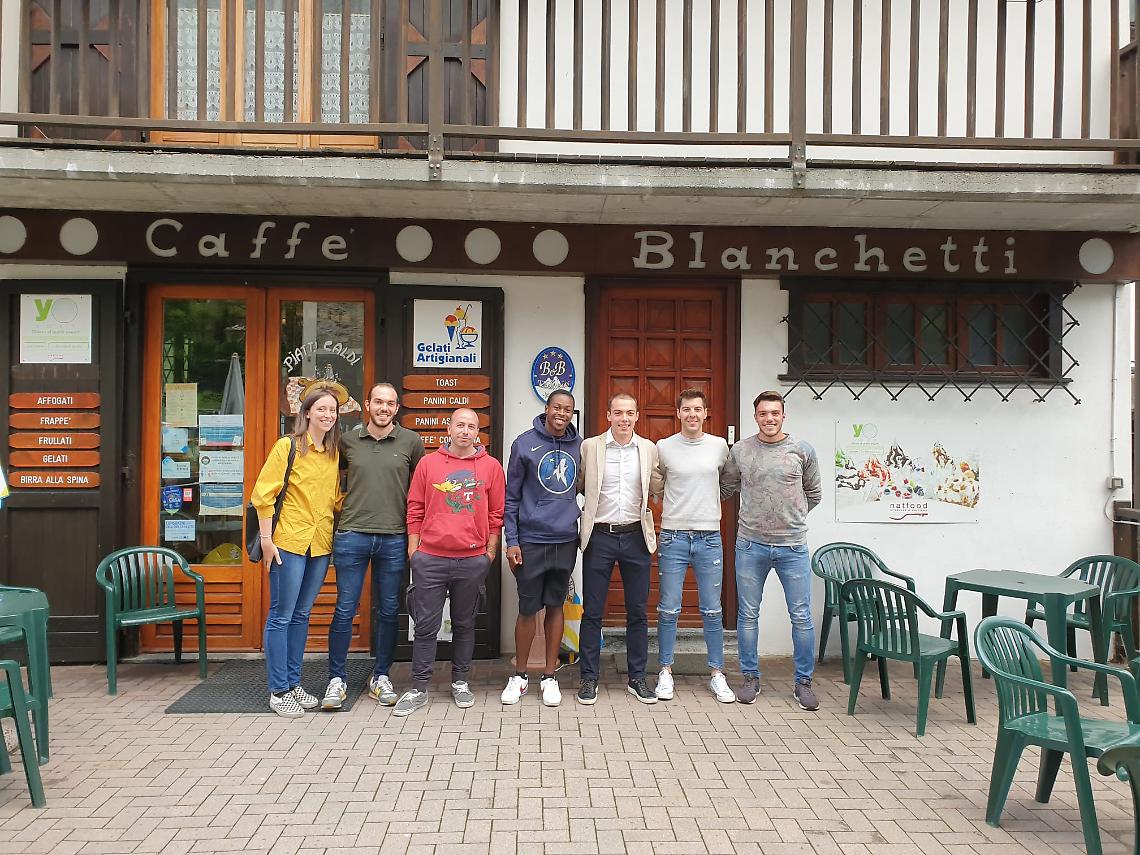 CERESOLE REALE. Tutti pazzi per Fausto Desalu, in vacanza all’hotel Blanchetti