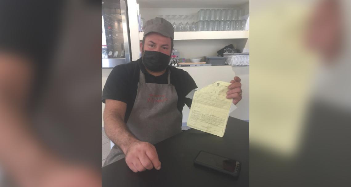 CHIVASSO. Multa da record al macellaio che serviva due clienti al tavolo